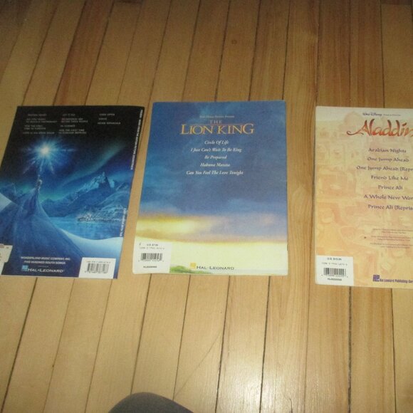 Set of 3 Disney Movie Piano Vocals Chords Music Books Frozen Lion King Aladdin - Picture 2 of 13